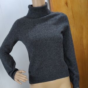 Cashmere Gray Turtleneck Sweater Small